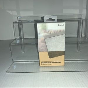 Wireless mini speakers